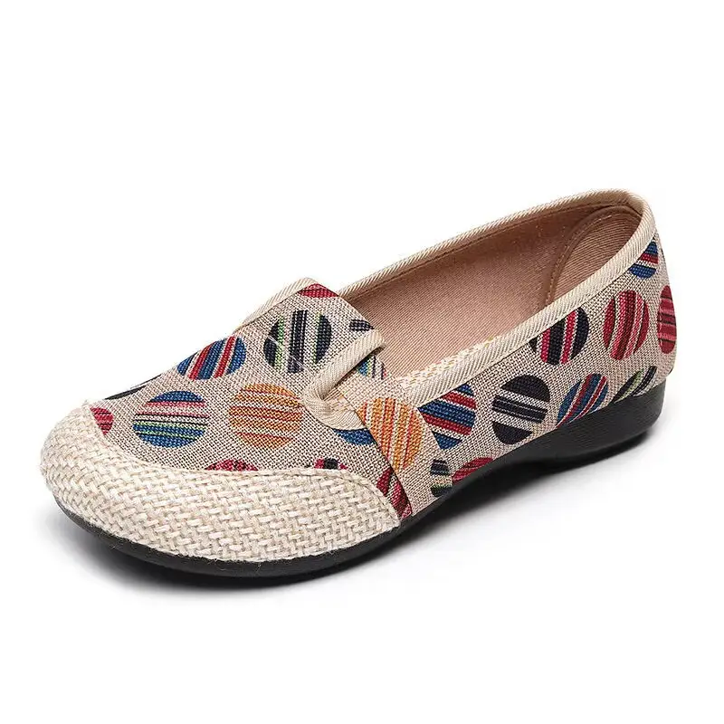 Old Beijing Style Women's Canvas Slip-On Shoes with Leaf Pattern