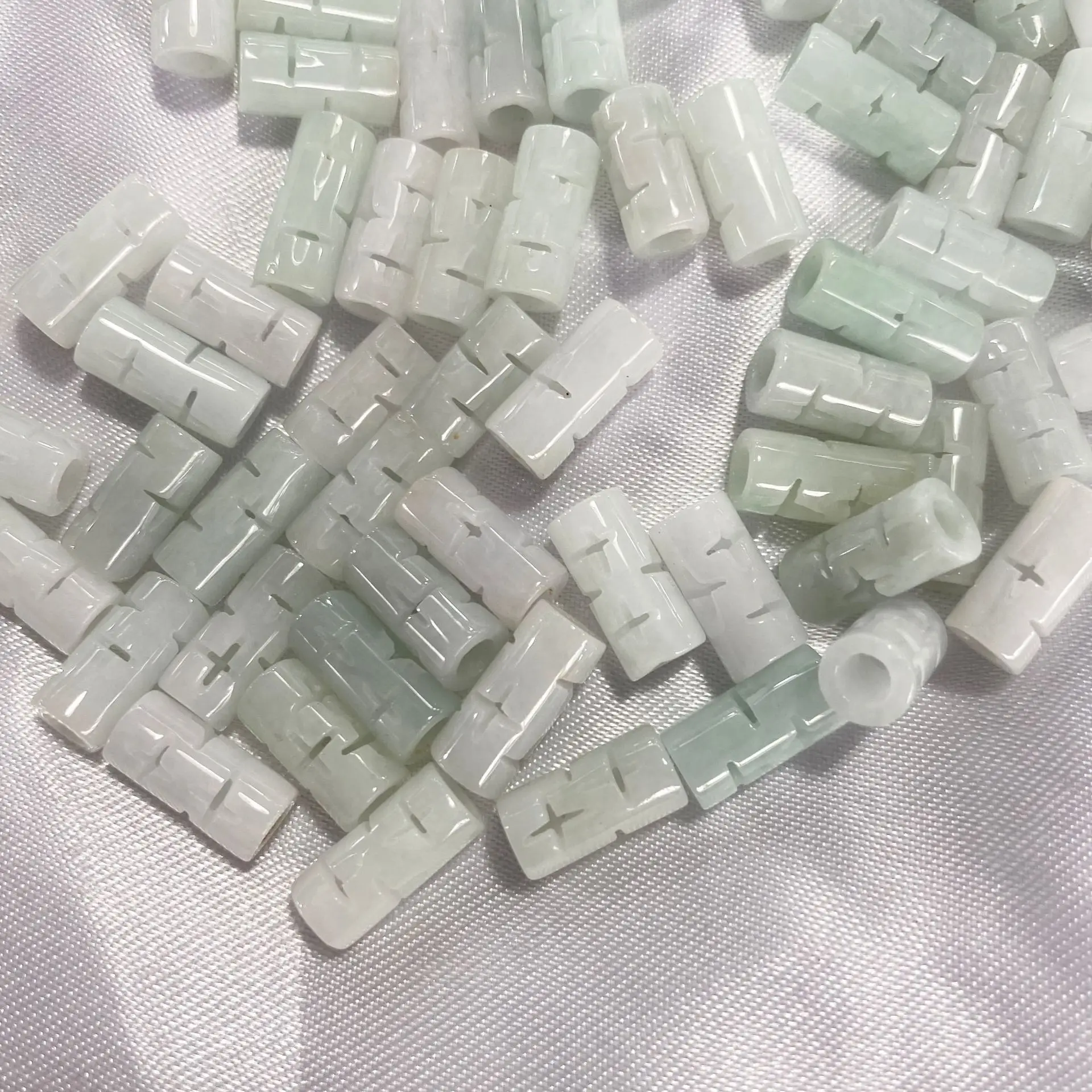 Green Cross Carved Jade Pipe Beads Wholesale — feature 4
