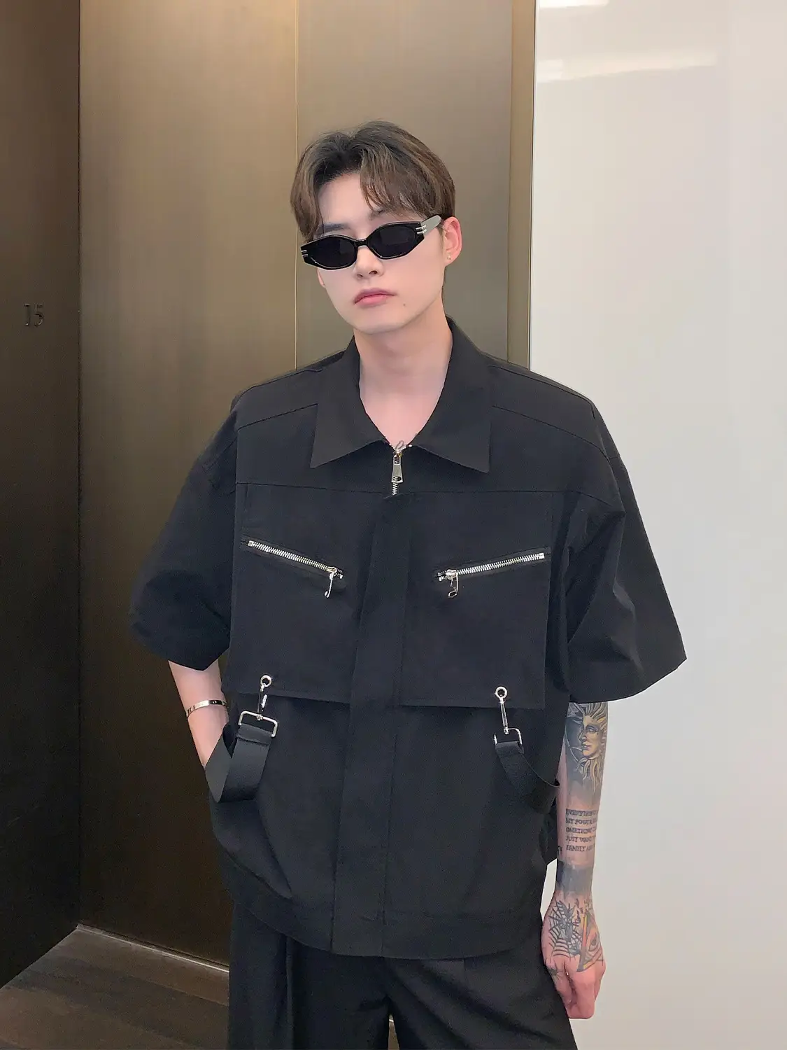 Men's Black Metal Zipper Short Sleeve Shirt