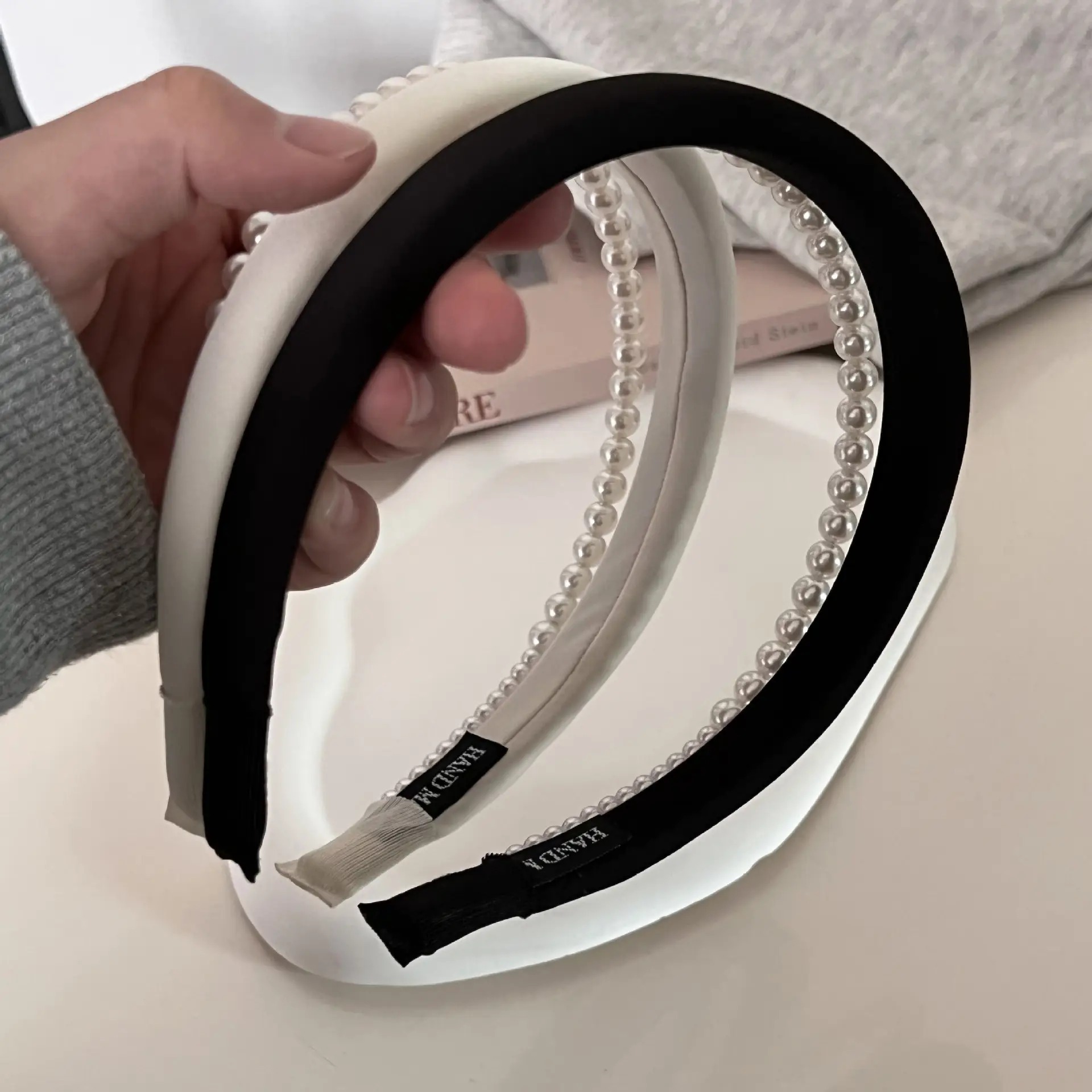Narrow Pearl Hair Hoop Light Luxury Satin Elegant — feature 11