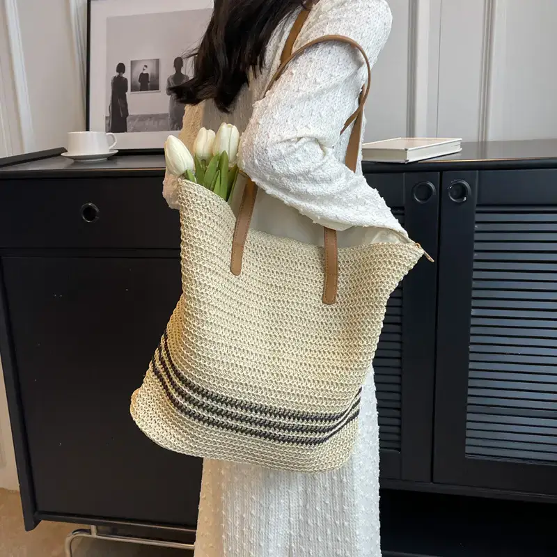 Straw Woven Large Capacity Women's Tote Bag - Image 5
