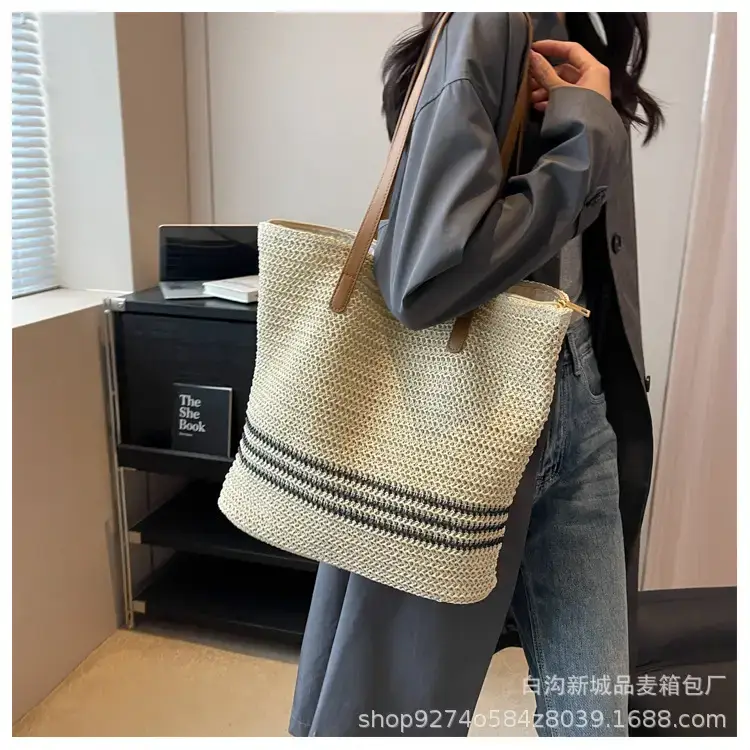 Straw Woven Large Capacity Women's Tote Bag — feature 12