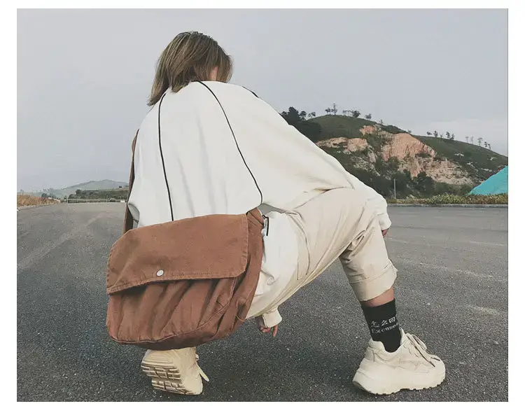 Brown Canvas Messenger Bag 2023 Summer Large Capacity — feature 22