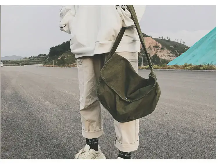 Brown Canvas Messenger Bag 2023 Summer Large Capacity — feature 5