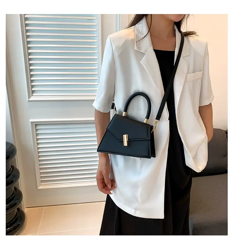 Black Square Shoulder Bag 2026 Summer — feature 11