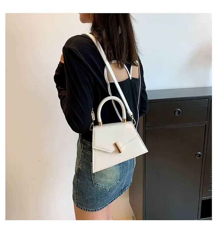 Black Square Shoulder Bag 2026 Summer — feature 15