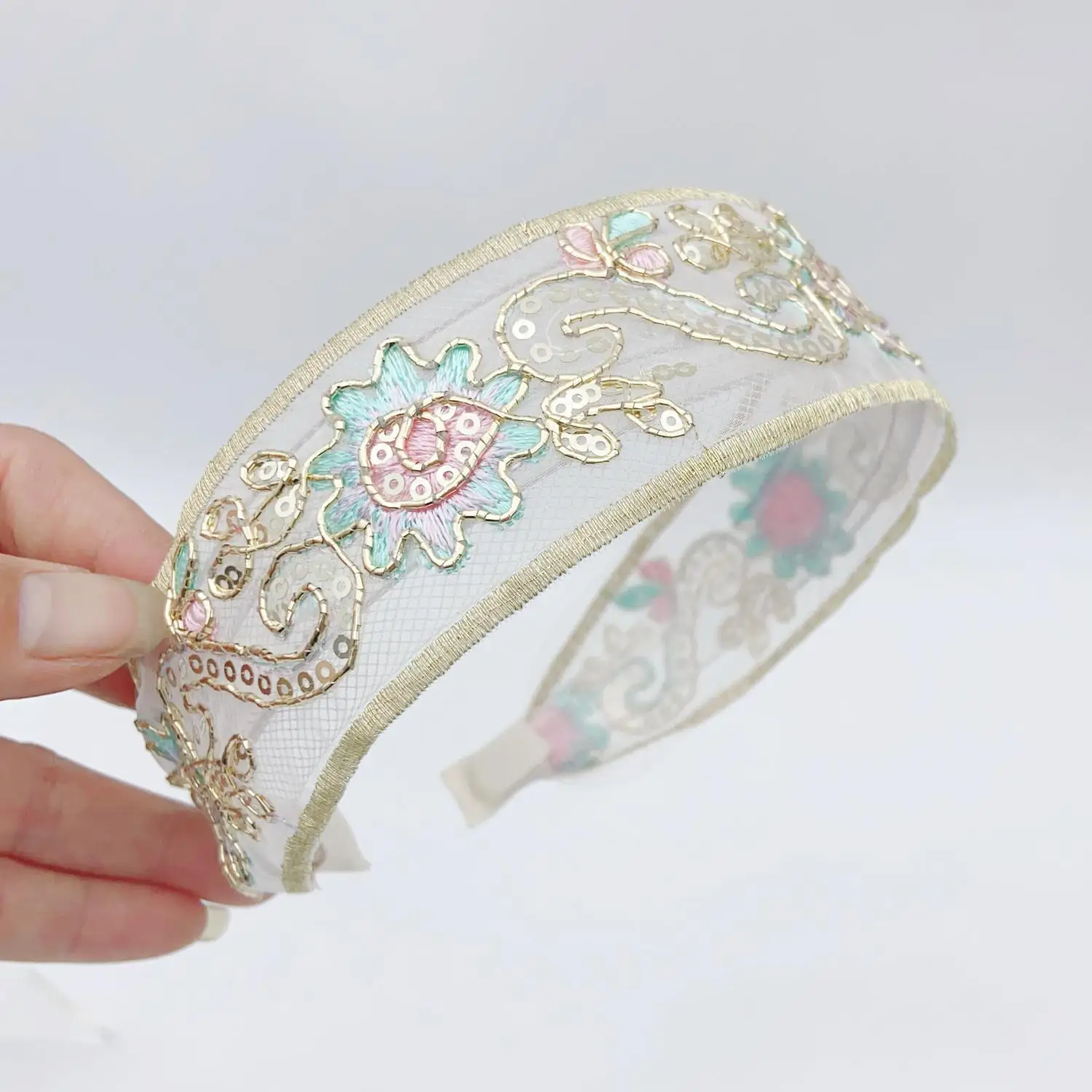 Luxury Floral Bangle with Inner Teeth & Silk Embroidery