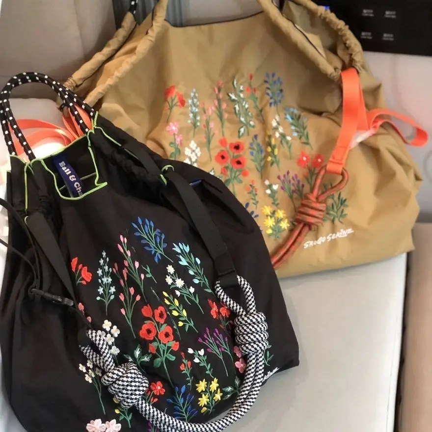 Women's Embroidered Floral Handheld Bag White - Image 6