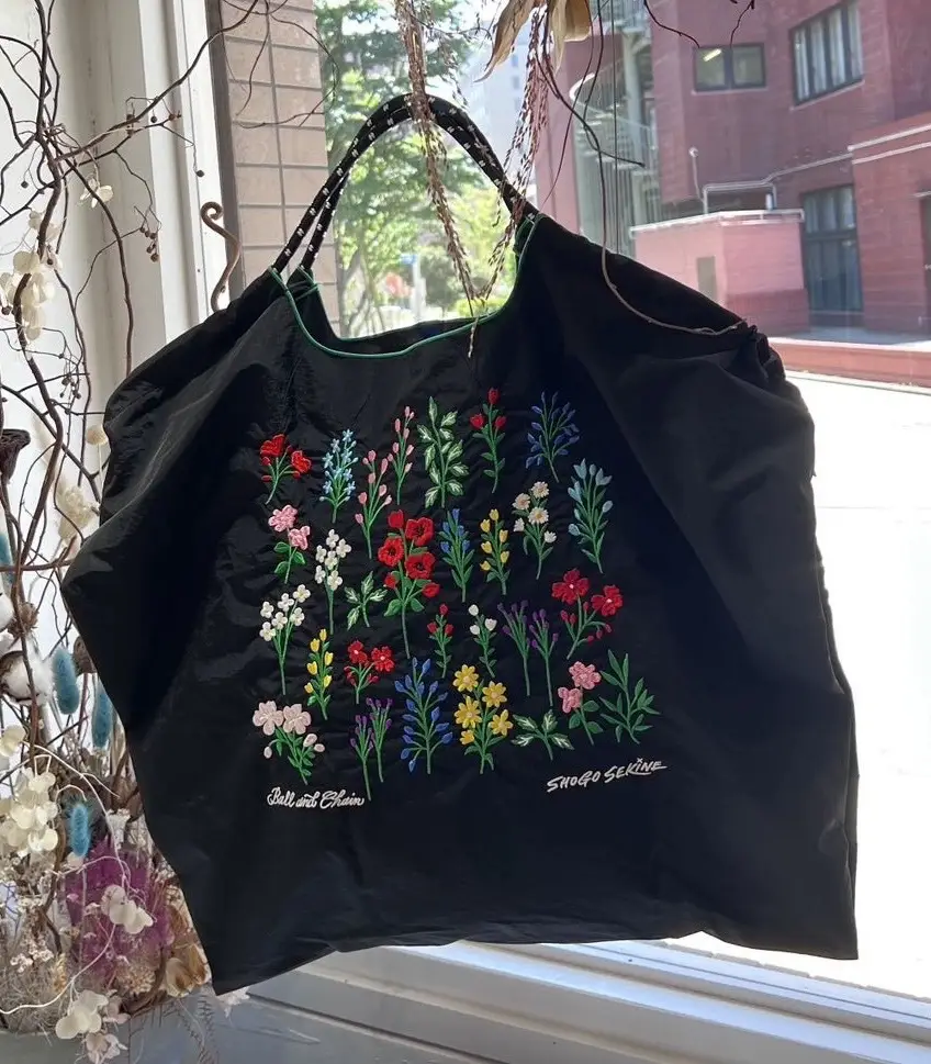 Women's Embroidered Floral Handheld Bag White - Image 2