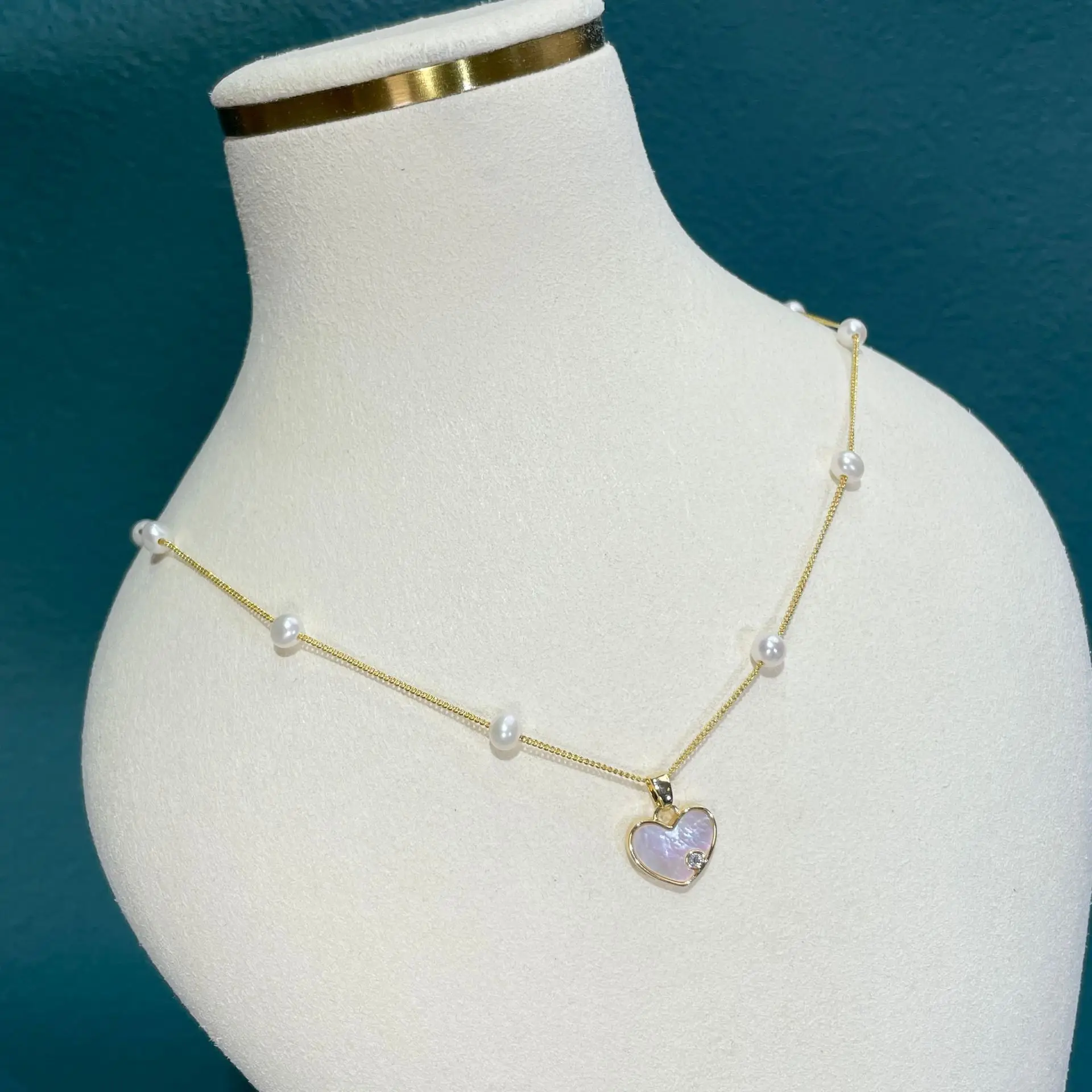 Gypsophila Pearl Necklace for Women Gold Chain Adjustable — feature 11