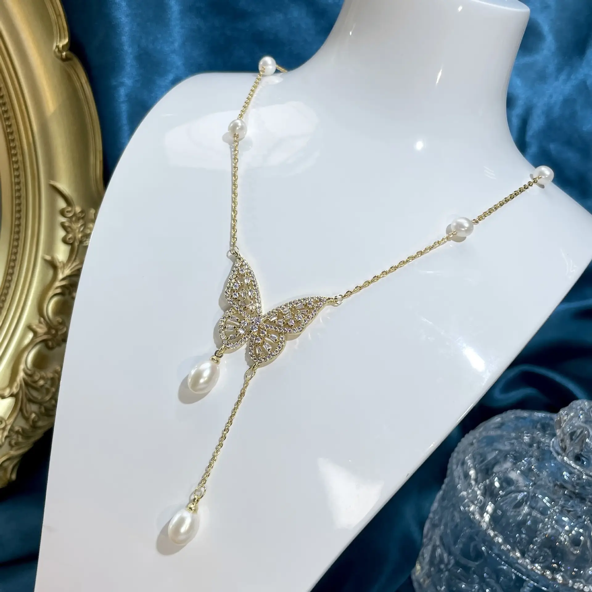 Gypsophila Pearl Necklace for Women Gold Chain Adjustable — feature 2