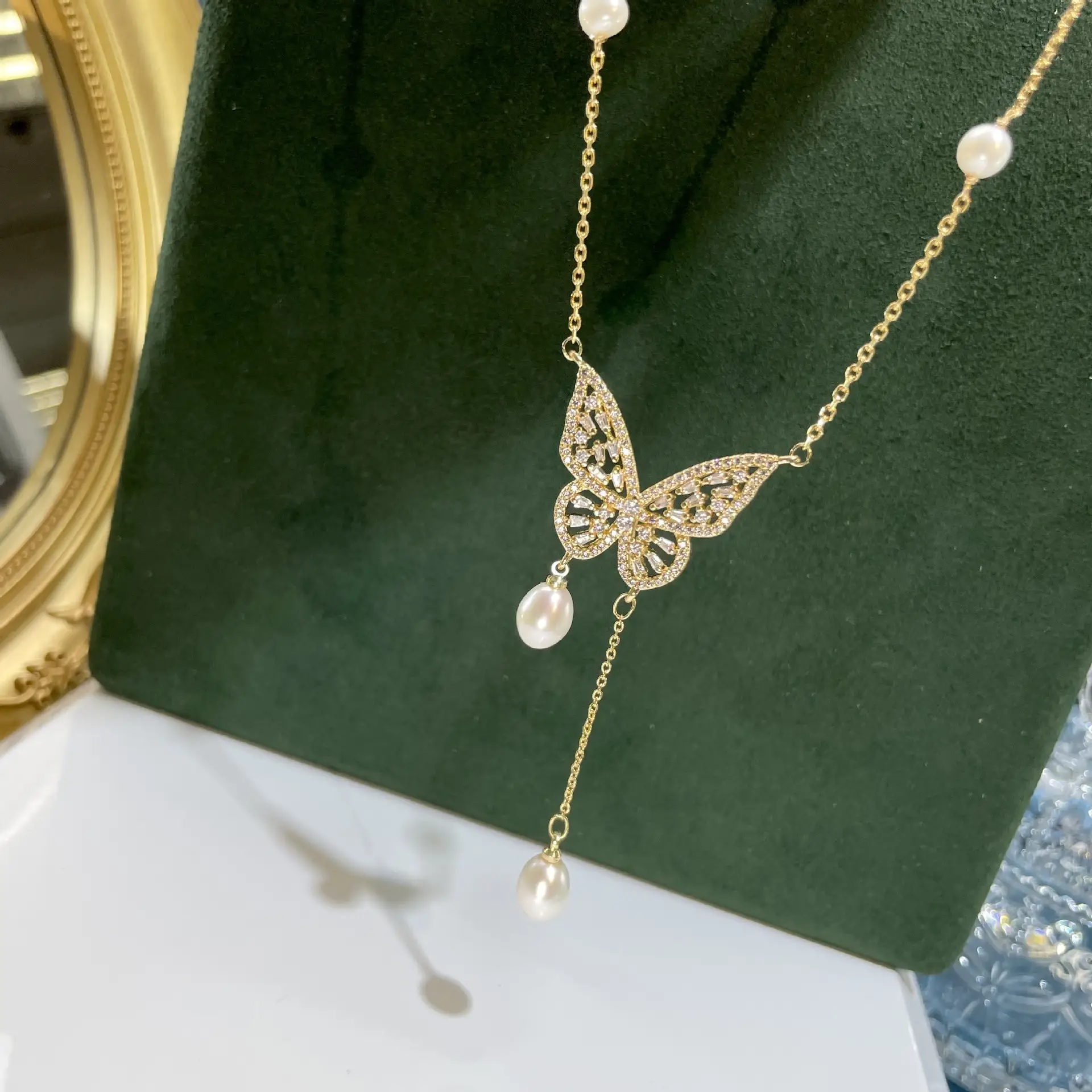 Gypsophila Pearl Necklace for Women Gold Chain Adjustable — feature 5