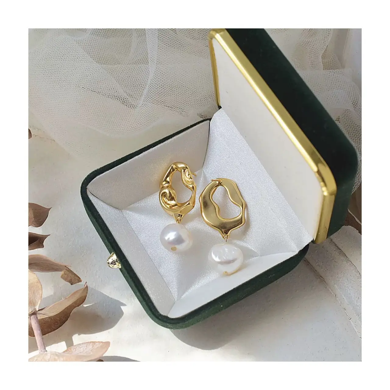 European & American Style Pearl Brass Earrings for Women - Image 5