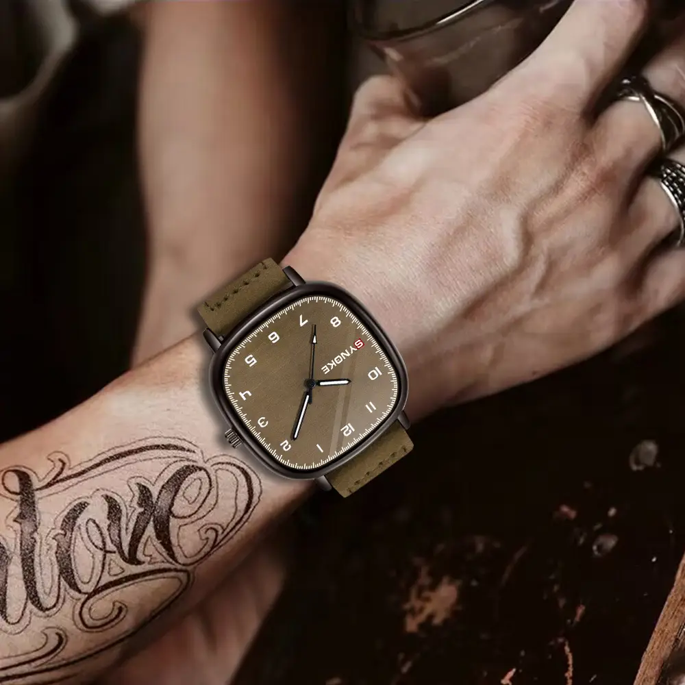 Men's Green Quartz Watch with Leather Band - Image 3