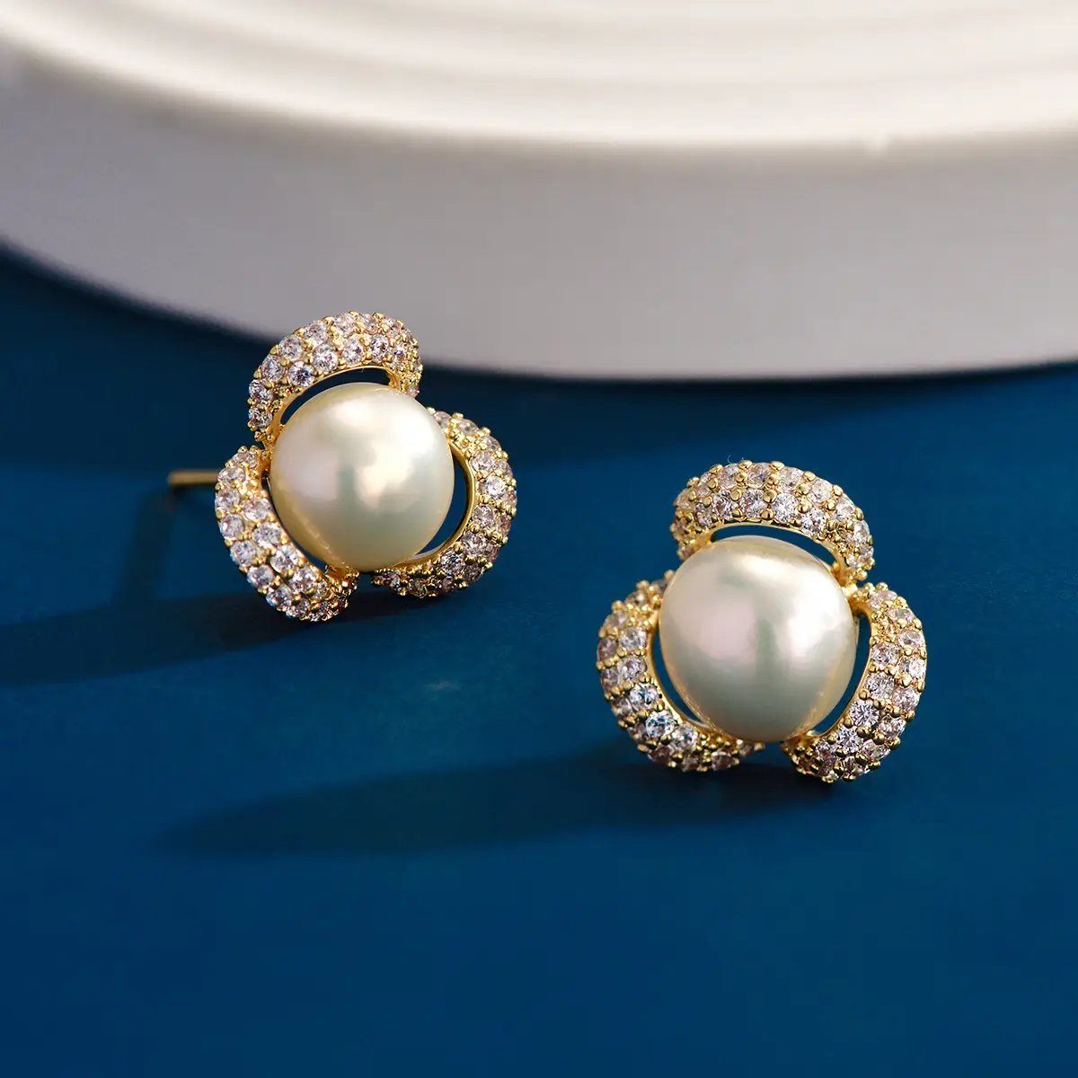 New S925 Pearl Earrings European Style - Image 3