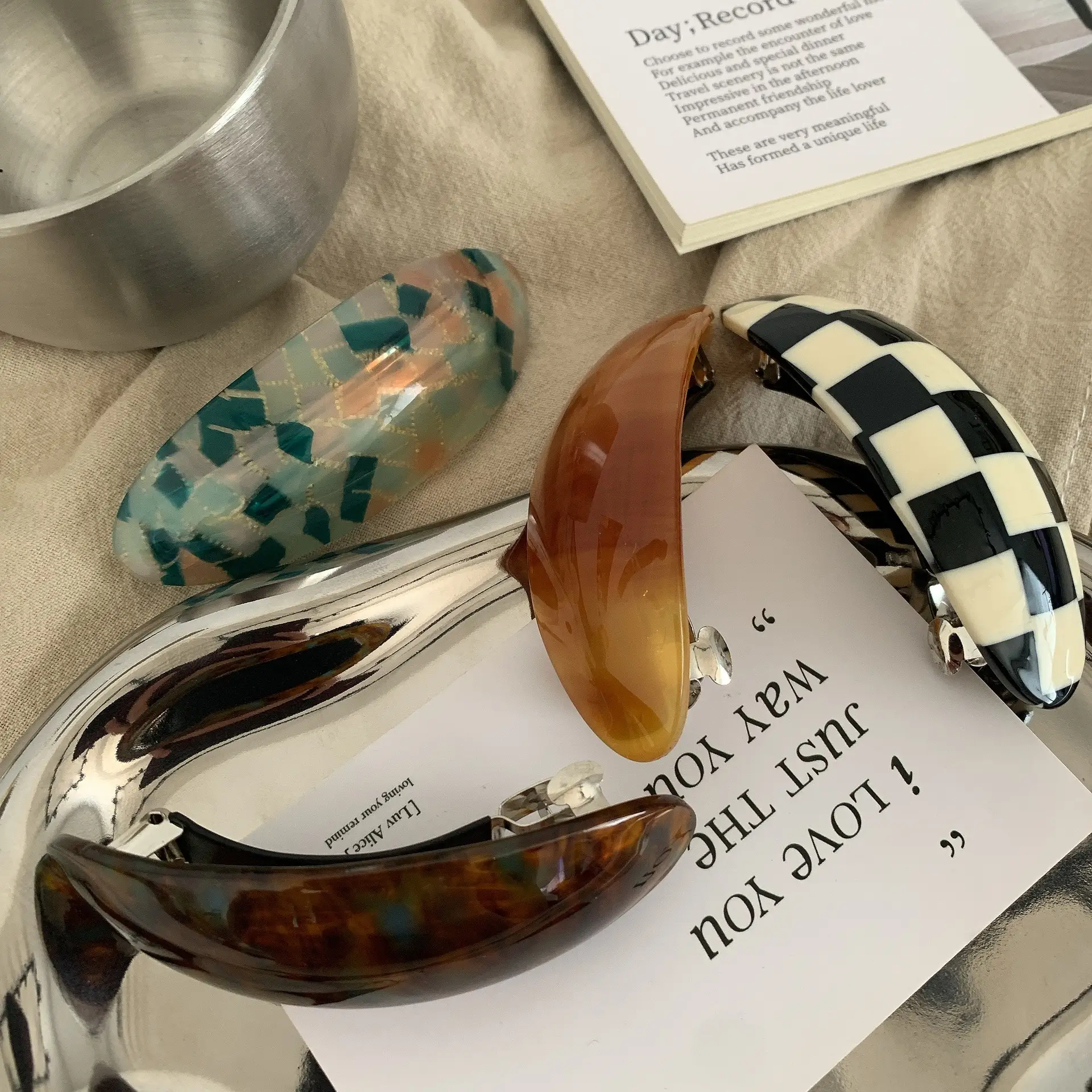 French Vintage Checkered Hairpin for Women — feature 13