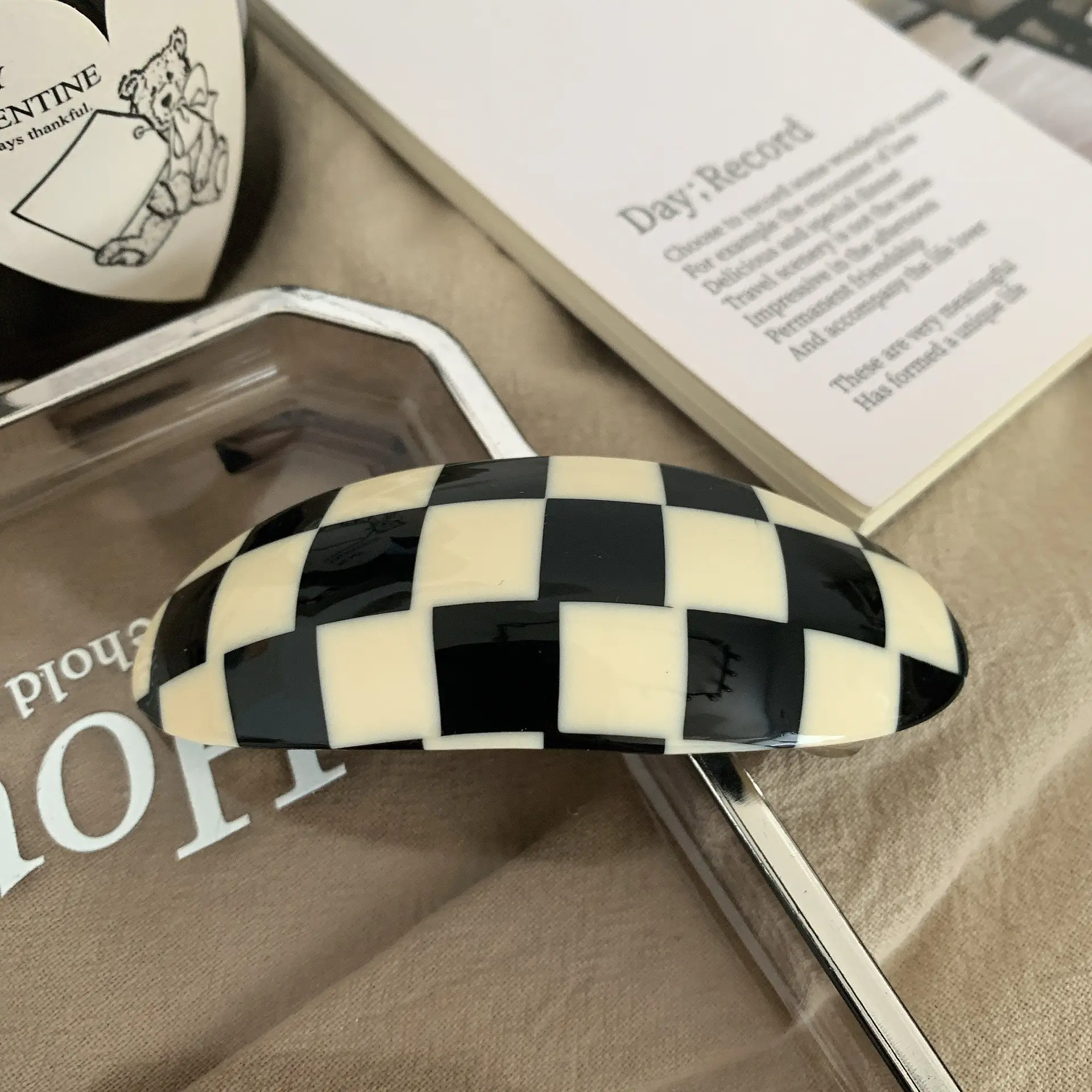 French Vintage Checkered Hairpin for Women - Image 5
