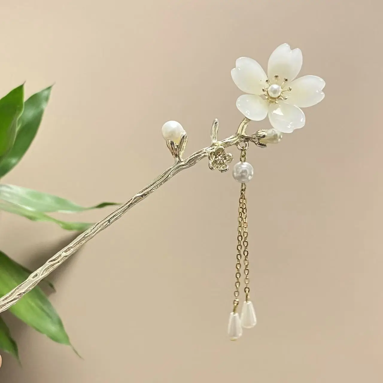 Antique Star Hanfu Hairpin with Pearl Drop — feature 14