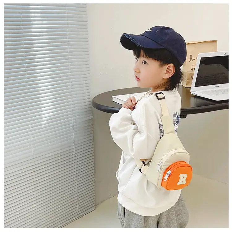 Kids Coin Purse Black White Letters Crossbody Bag — feature 15