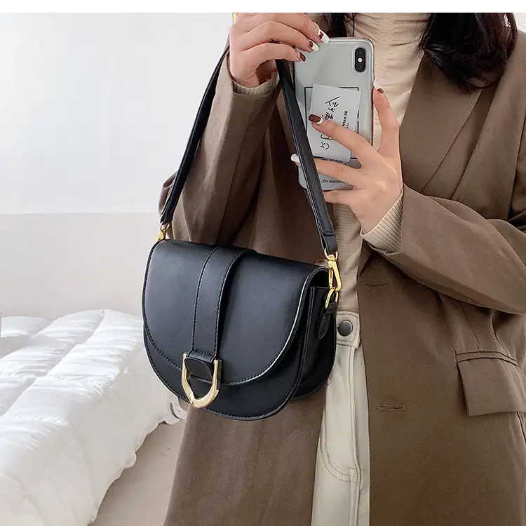 White High-End Western Messenger Bag for Women 2023 — feature 10
