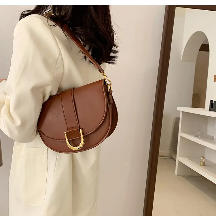 White High-End Western Messenger Bag for Women 2023 — feature 13