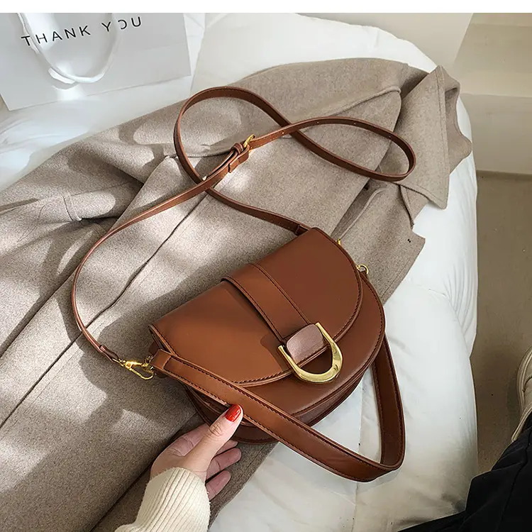 White High-End Western Messenger Bag for Women 2023 — feature 19