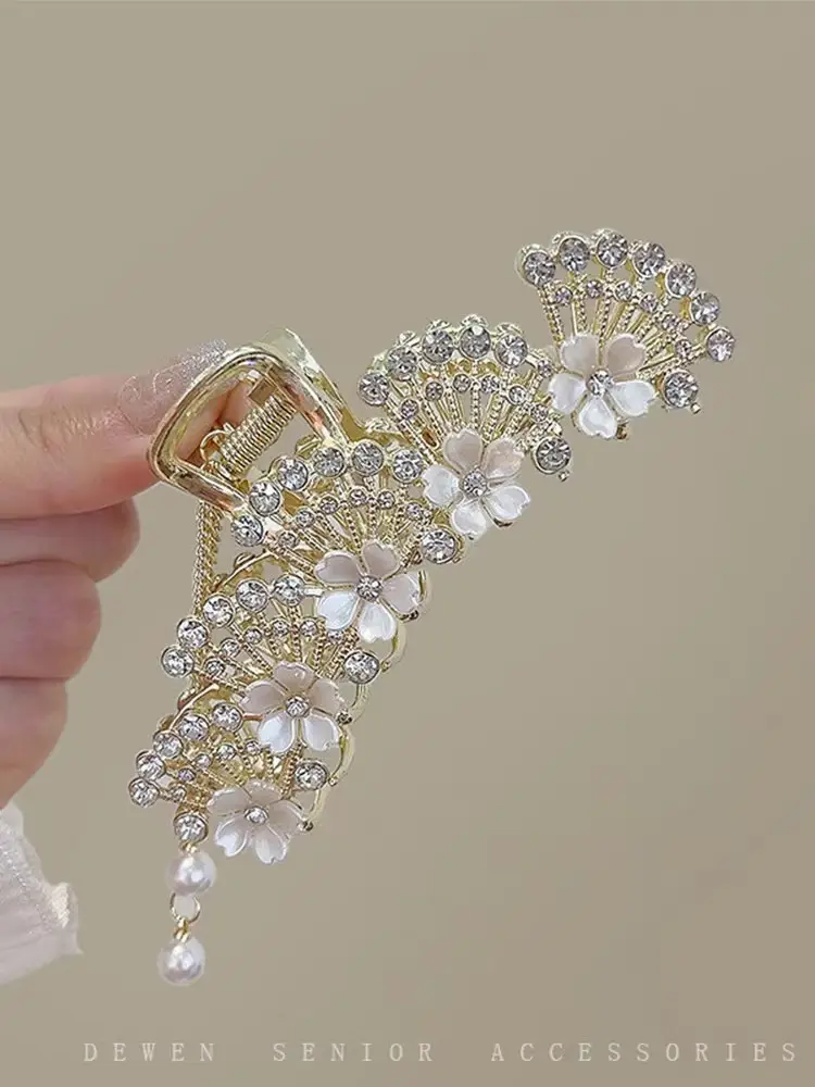 Pink Pearl Hair Clip with Gold Tassels — feature 11