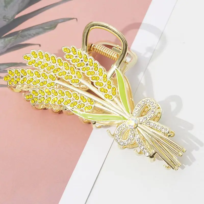Pink Pearl Hair Clip with Gold Tassels — feature 16
