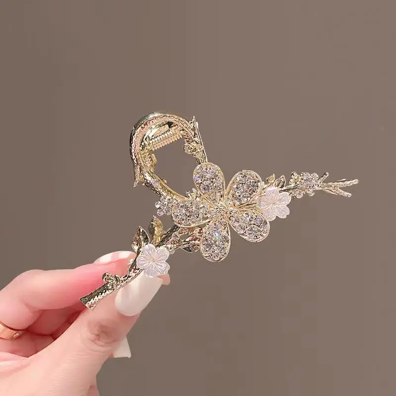 Pink Pearl Hair Clip with Gold Tassels — feature 17