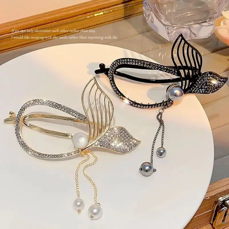 Pink Pearl Hair Clip with Gold Tassels — feature 19
