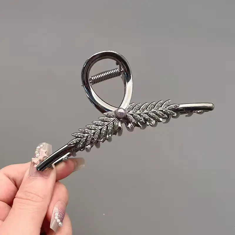 Pink Pearl Hair Clip with Gold Tassels