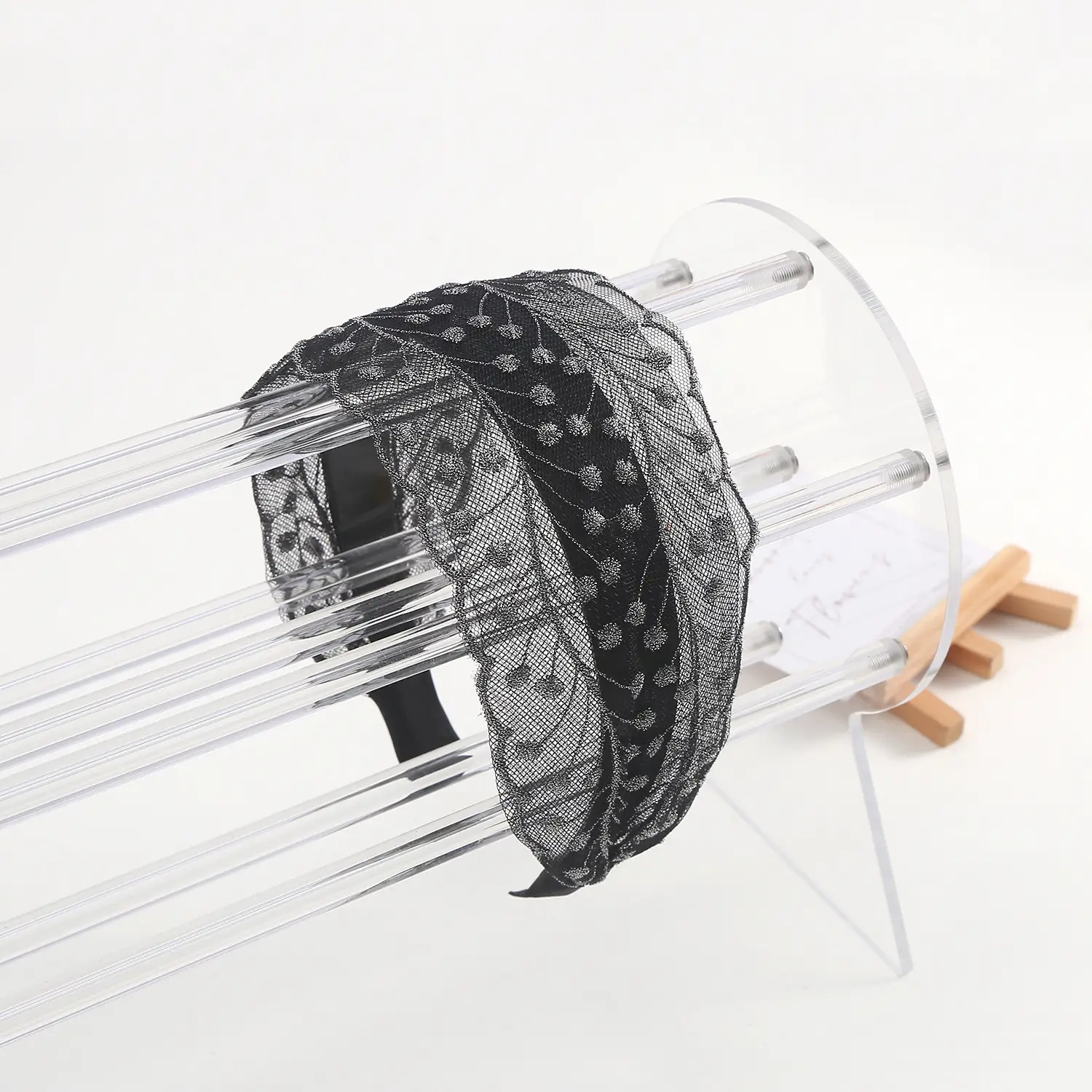 Embroidered Lace Hair Band with Inner Teeth — feature 20