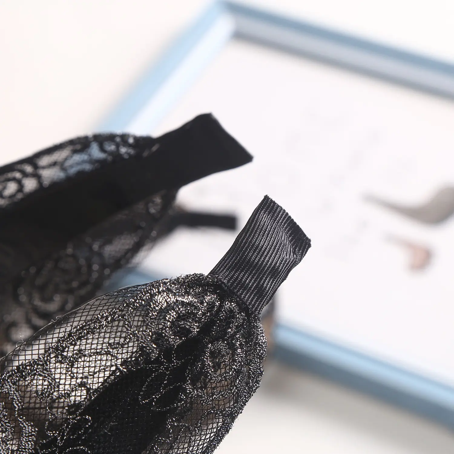 Embroidered Lace Hair Band with Inner Teeth — feature 29