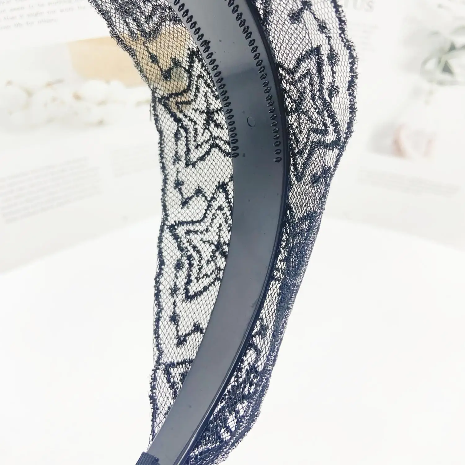 Embroidered Lace Hair Band with Inner Teeth — feature 33