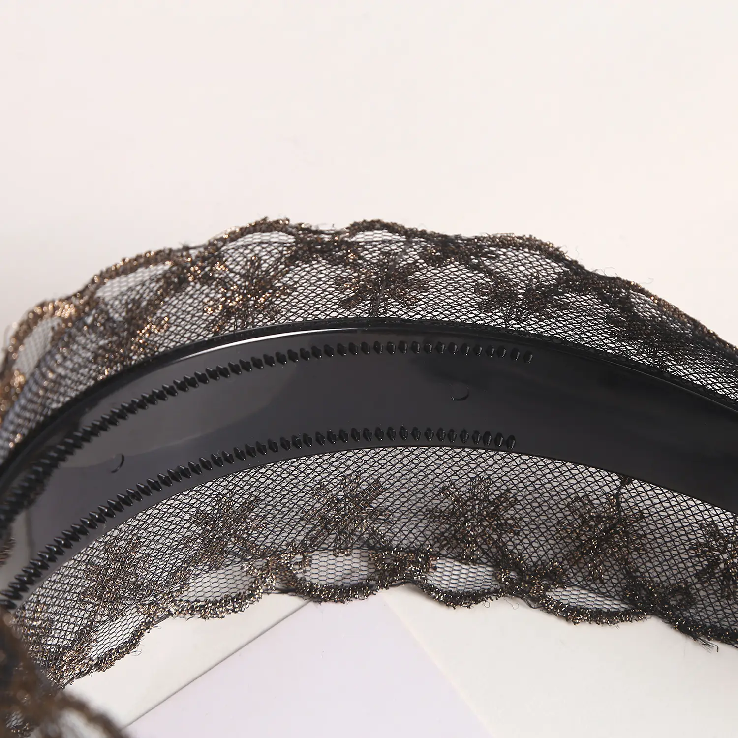 Embroidered Lace Hair Band with Inner Teeth — feature 5