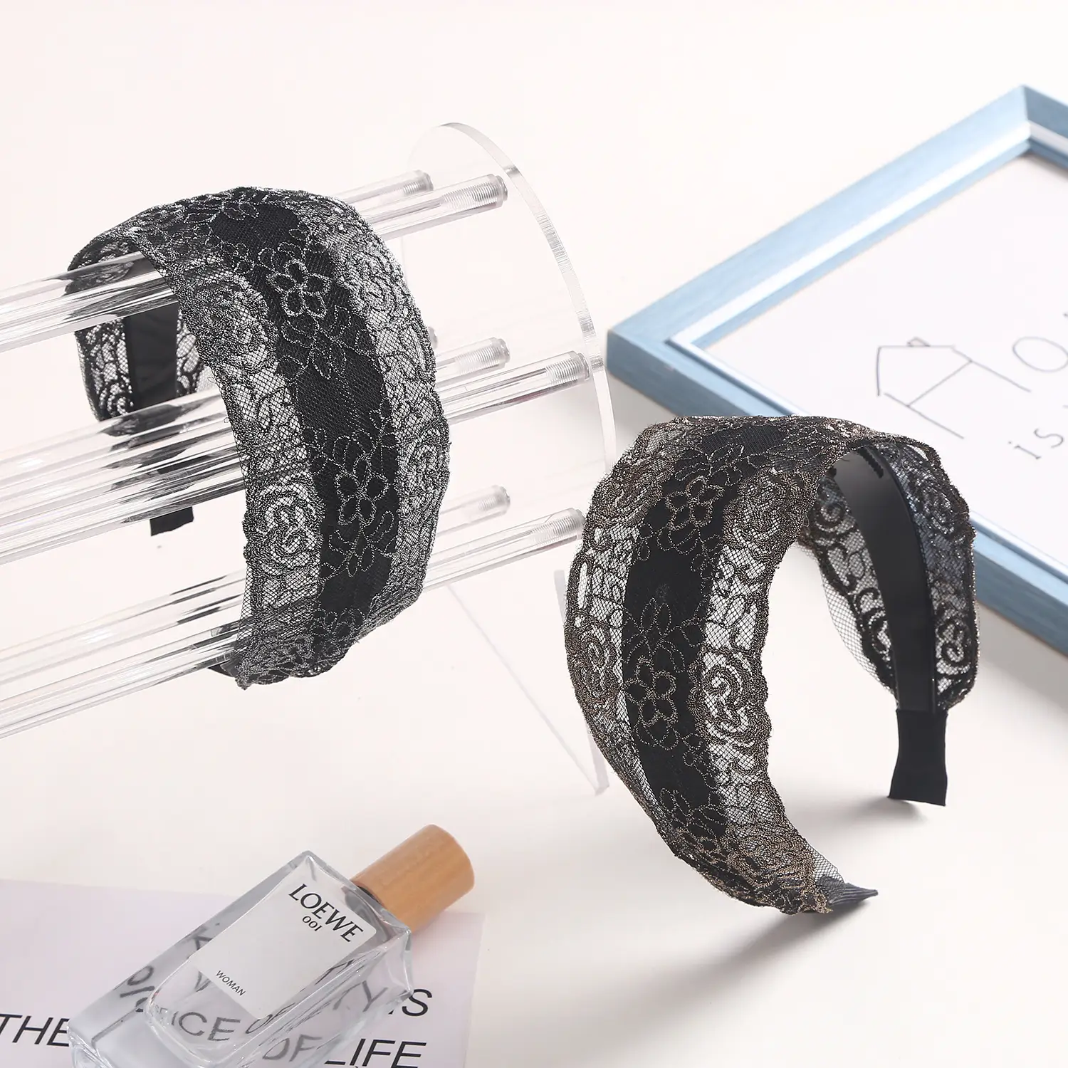 Embroidered Lace Hair Band with Inner Teeth — feature 6