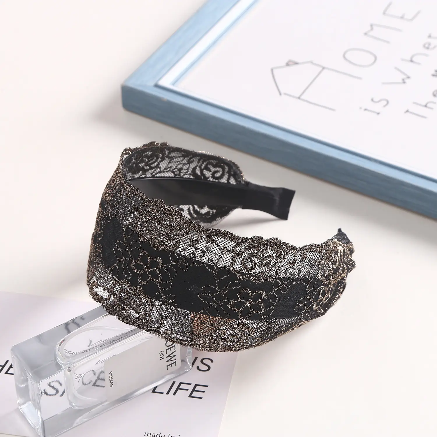 Embroidered Lace Hair Band with Inner Teeth — feature 7