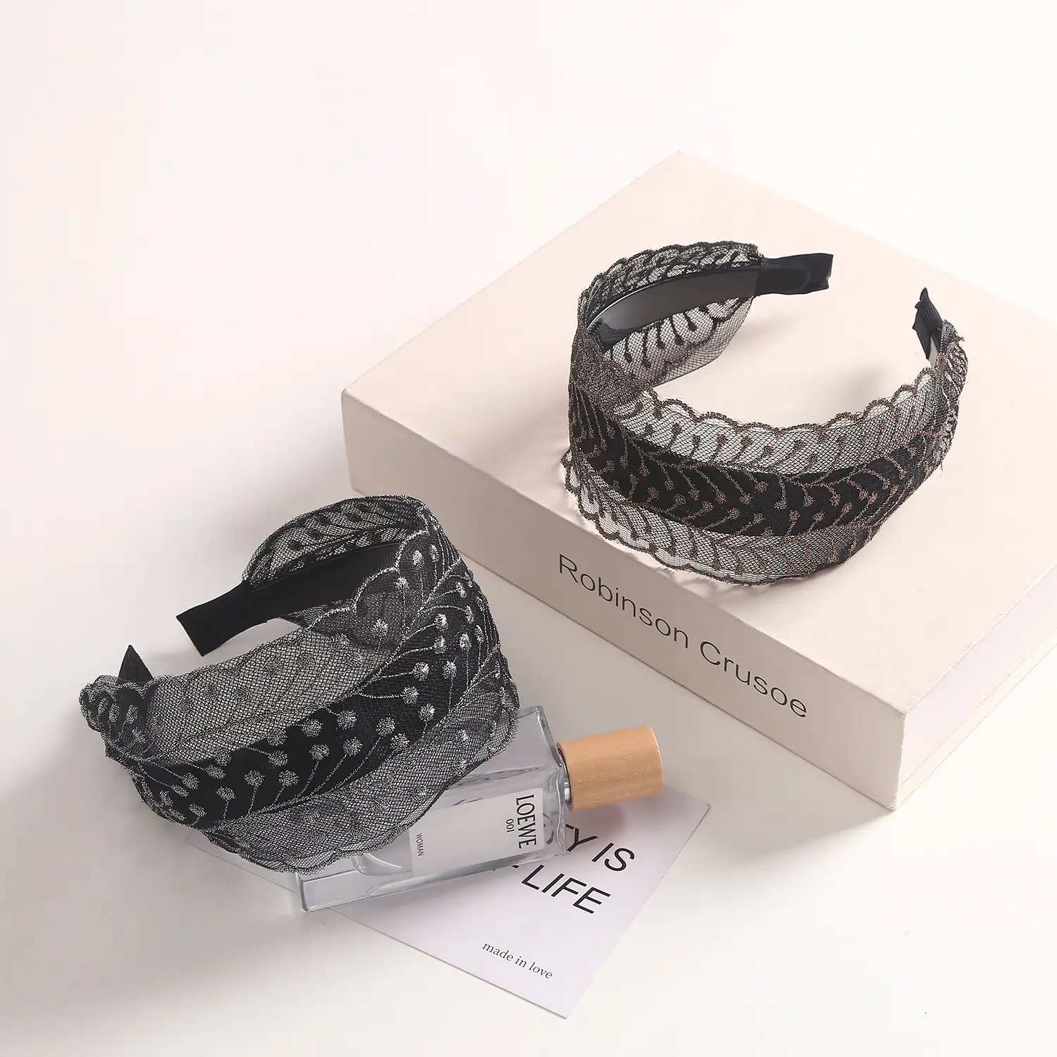 Embroidered Lace Hair Band with Inner Teeth — feature 9