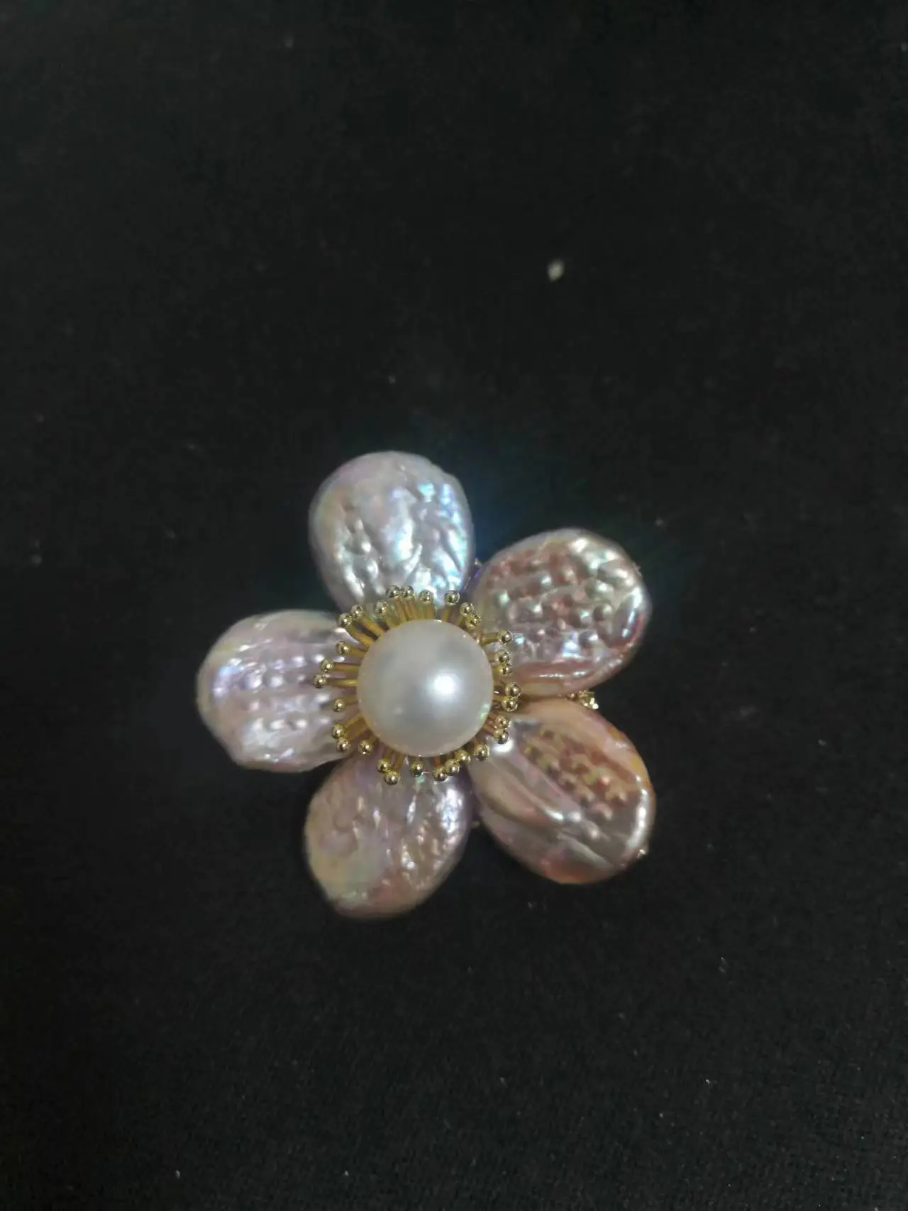 Natural Freshwater Pearl Flower Pin for Women — feature 2