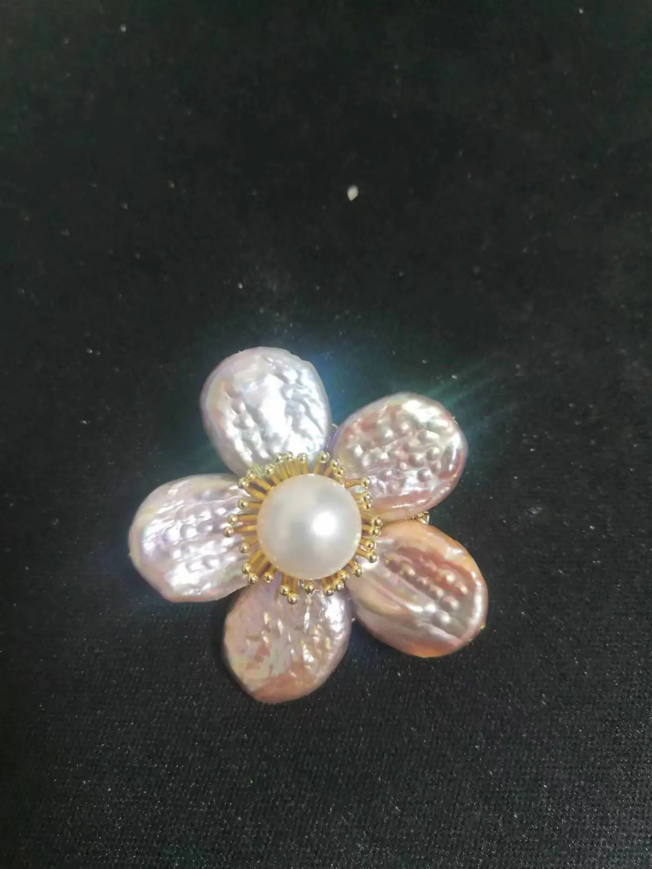 Natural Freshwater Pearl Flower Pin for Women — feature 3