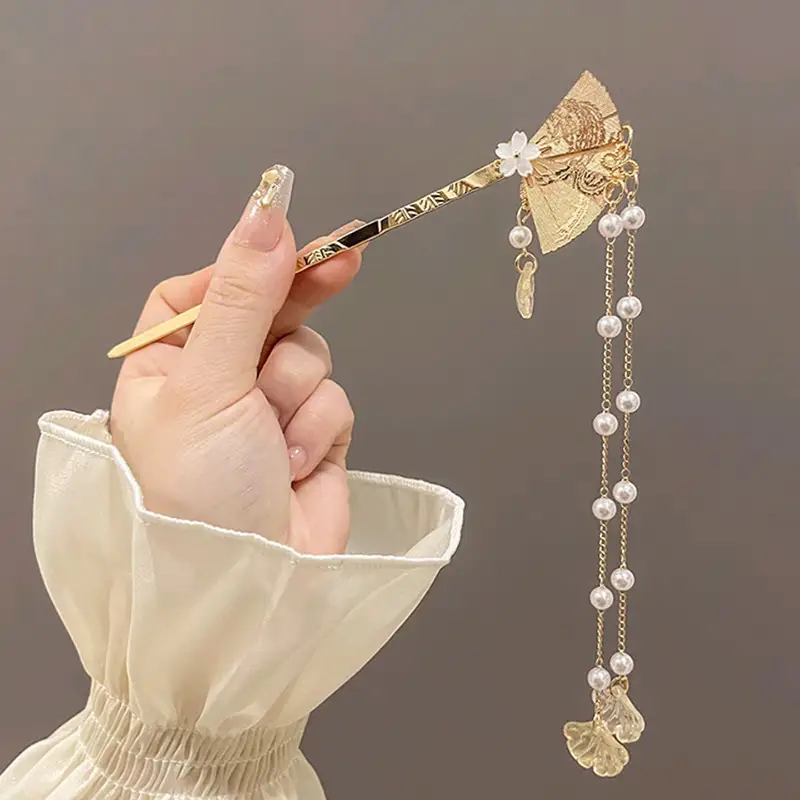 Ancient White Wax Shake Tassel Hairpin for Women - Image 2