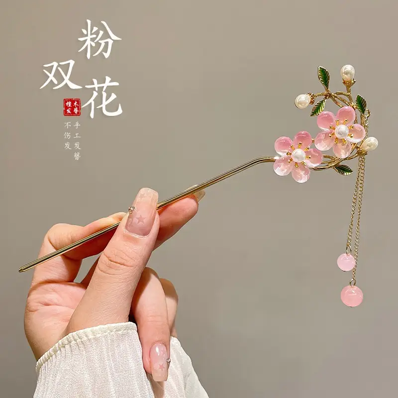 Ancient White Wax Shake Tassel Hairpin for Women - Image 4