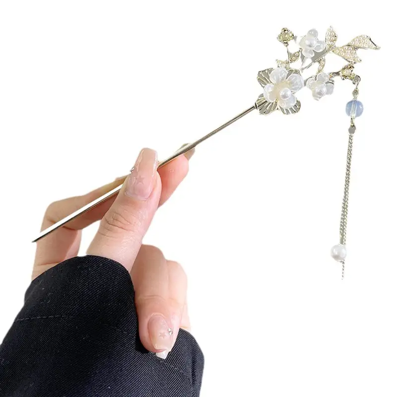 Ancient White Wax Shake Tassel Hairpin for Women
