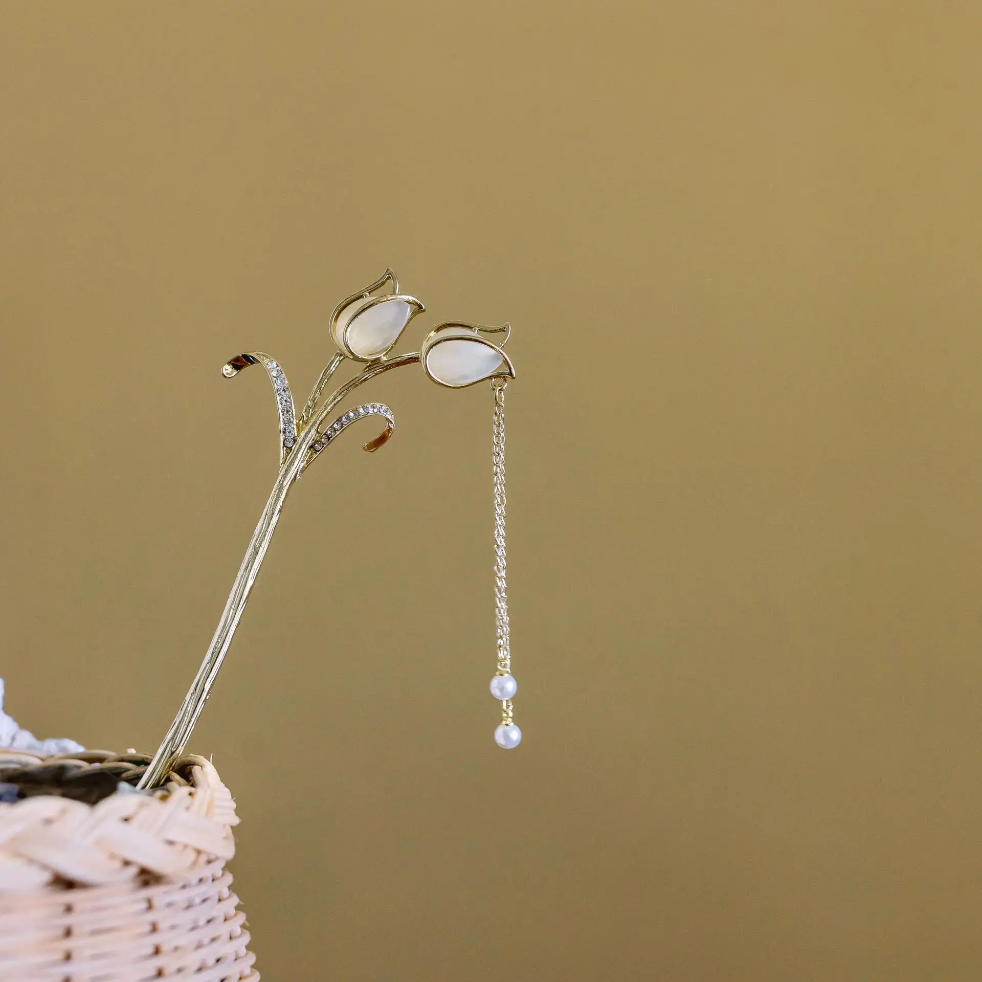 Ancient White Wax Shake Tassel Hairpin for Women - Image 13