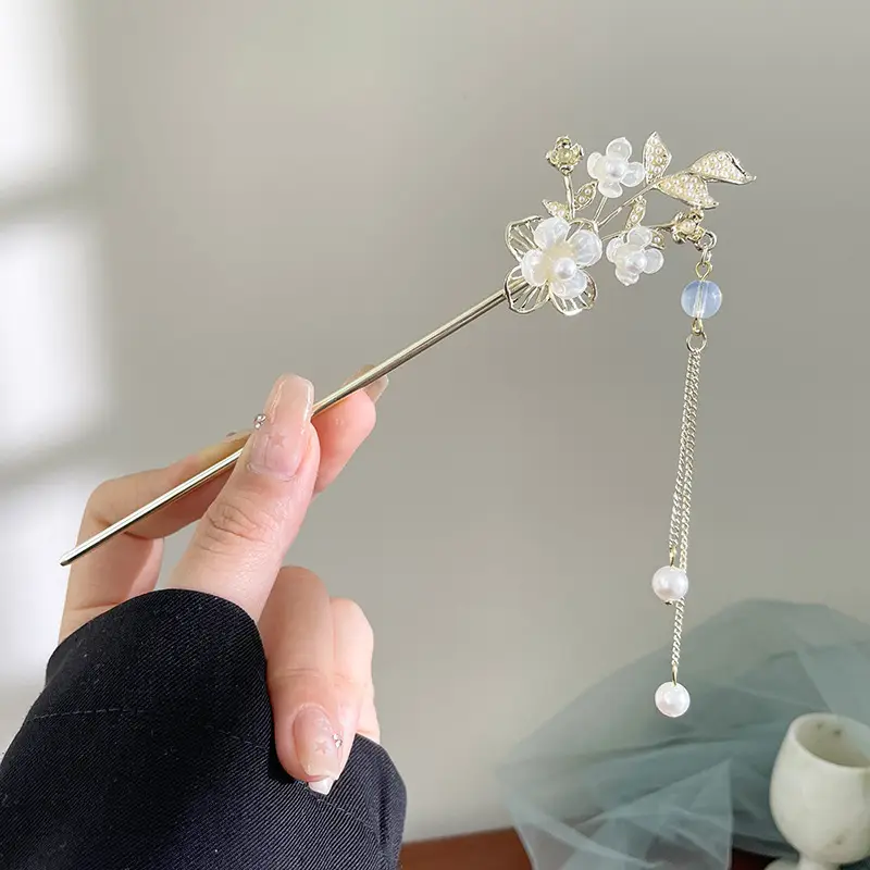 Ancient White Wax Shake Tassel Hairpin for Women - Image 6