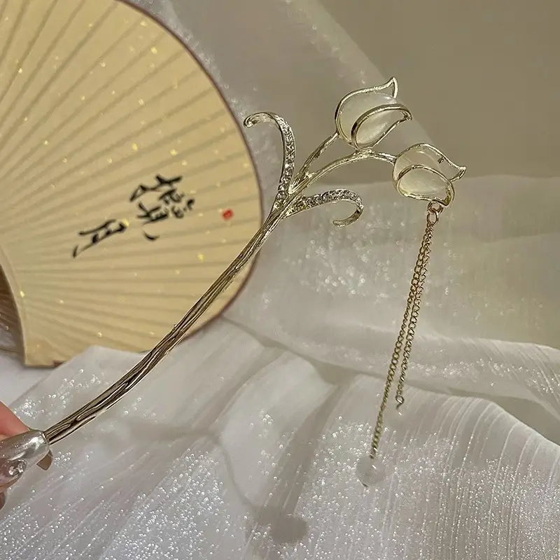 Ancient White Wax Shake Tassel Hairpin for Women - Image 7
