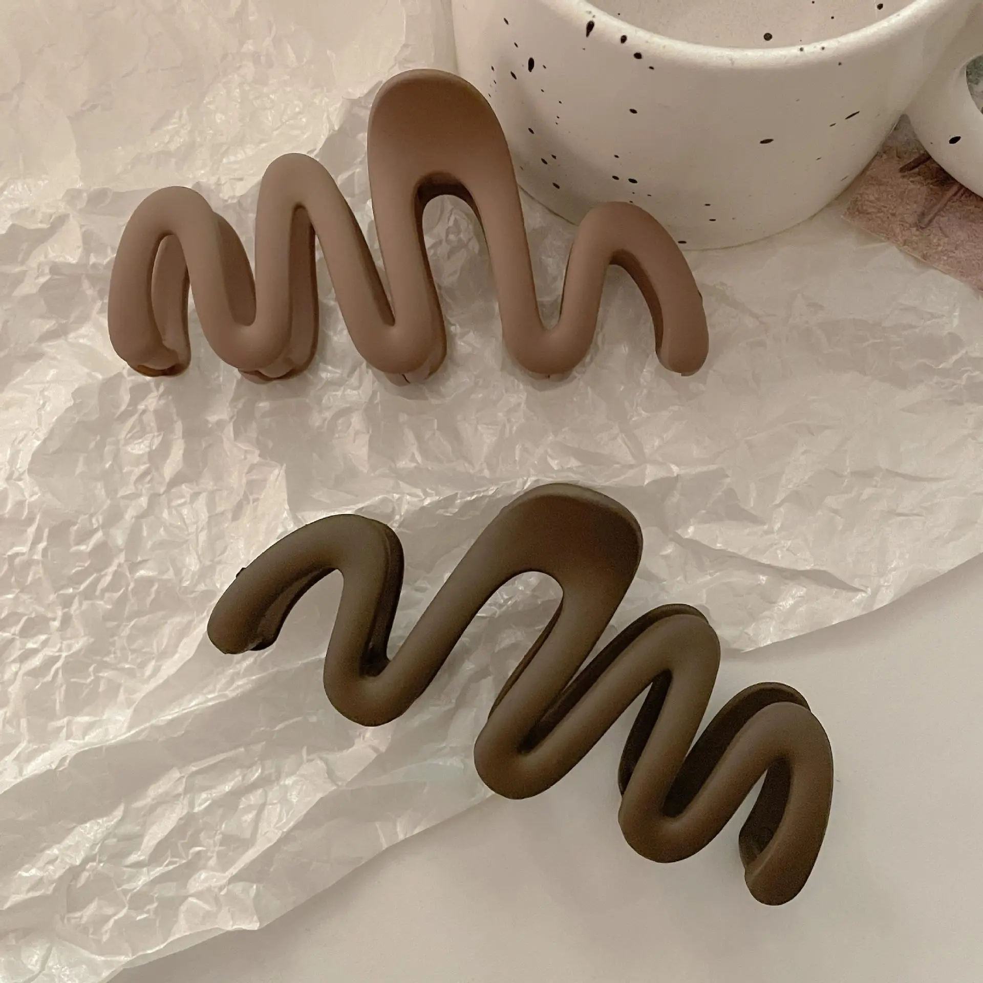New Large Wave Grip Hair Clips for Women — feature 15