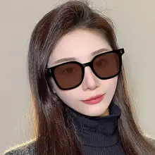 Square Face Sunglasses for Men Women High End Modern Design — feature 5