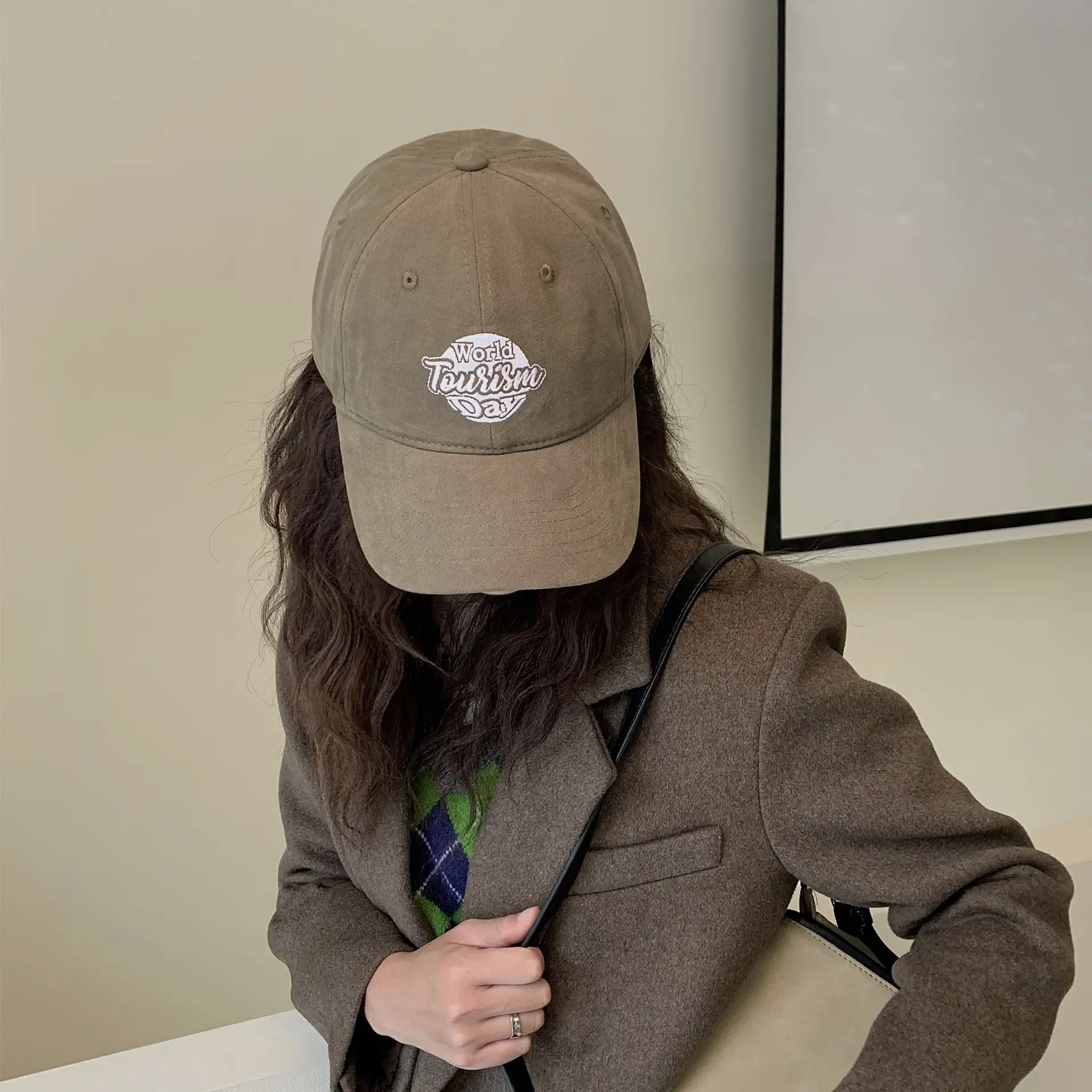 Vintage American Style Women's Embroidered Baseball Cap - Image 8