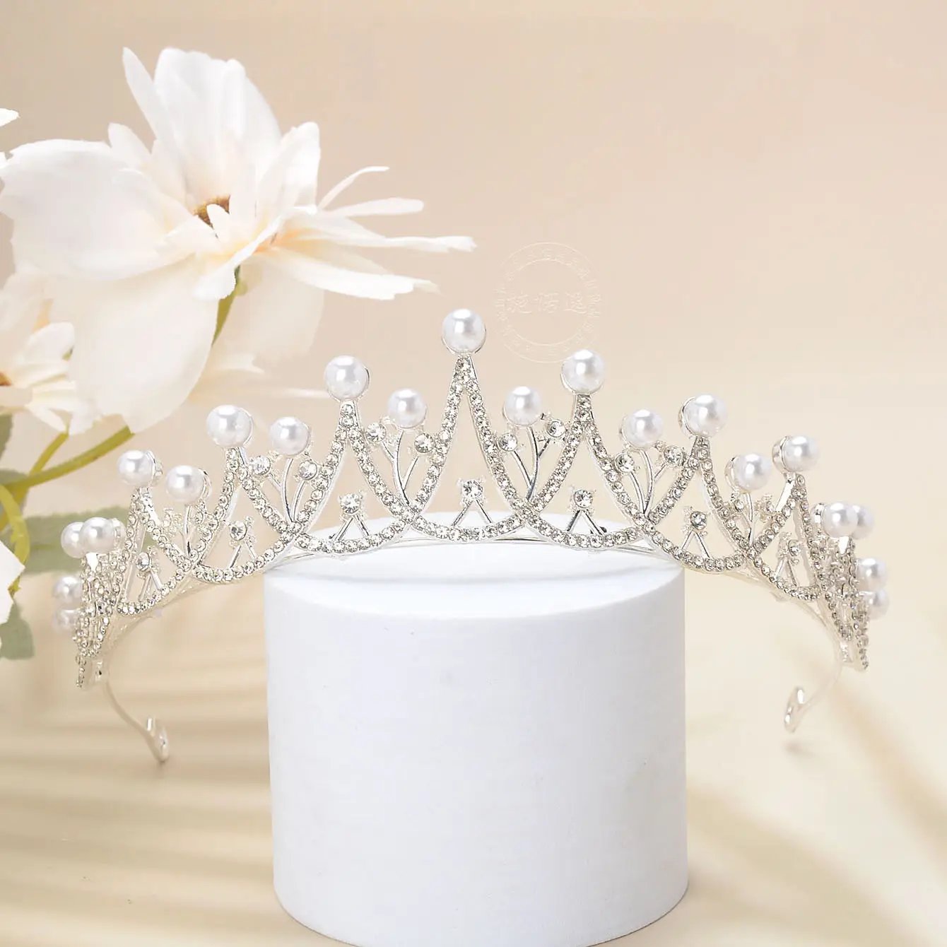 Korean Rhinestone Pearl Crown for Girls Wedding Dress - Image 4
